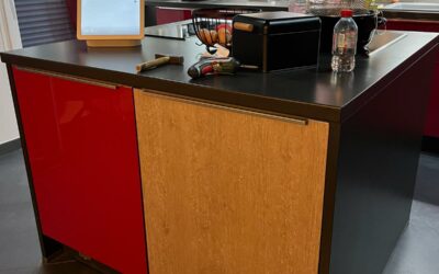 Covering porte de cuisine : 20 idées pour un relooking express