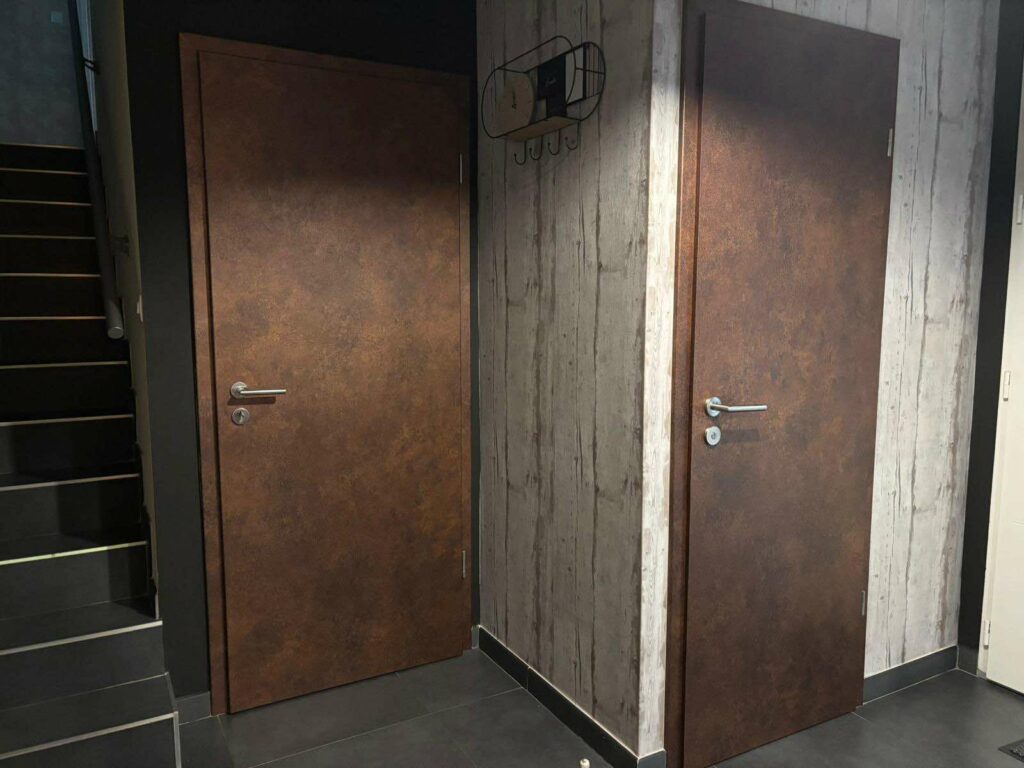 Porte premium rénovée avec Cover House Design

