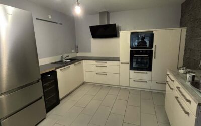 Cuisine façade : le guide complet du covering d&rsquo;intérieur pour rénover sans tout changer