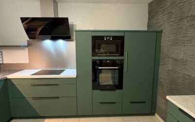 Crédence de cuisine : quelle hauteur prévoir selon votre configuration